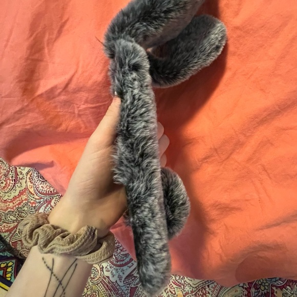 Fluffy bunny iPhone X case - Picture 5 of 7